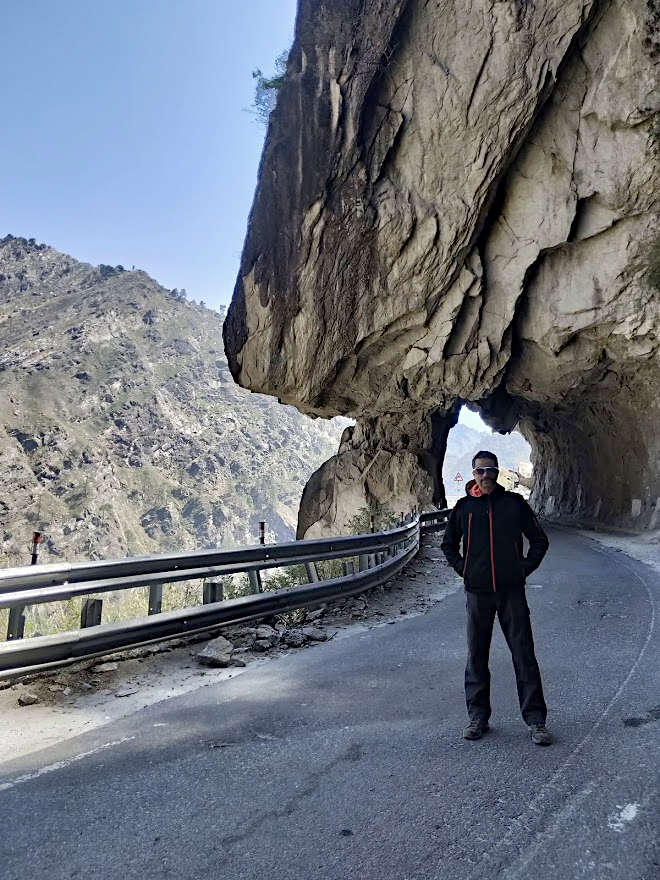 Author on the Road to Sangla at unique “half-tunnel”
