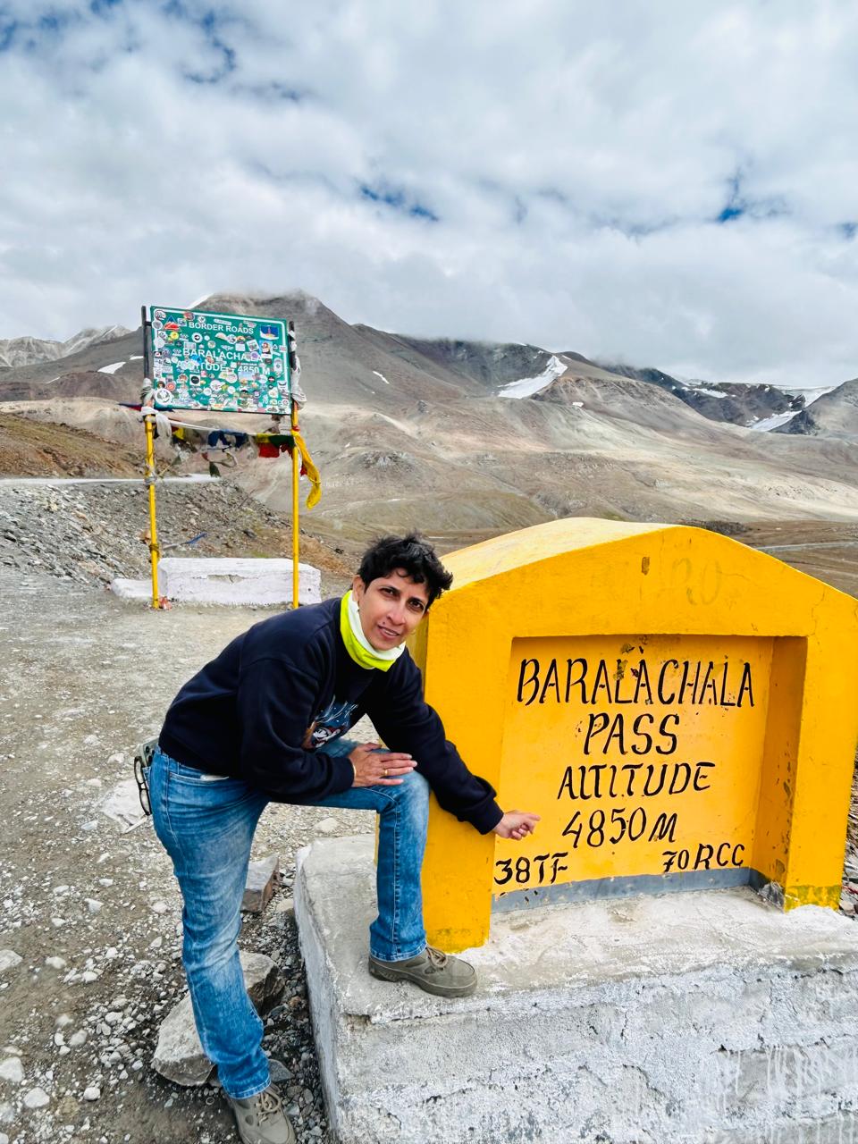 Baralacha La – A majestic high mountain pass where the roads to Ladakh, Spiti, and Lahaul converge
