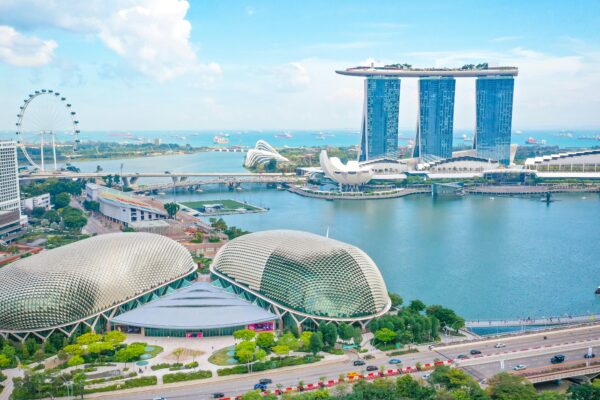 Singapore Unlocked: Wildlife, Icons & Sentosa Highlights