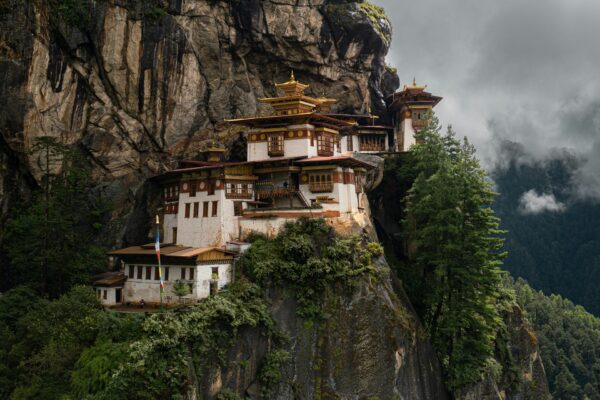 Happiness Trail of Bhutan: Phuentsholing, Thimphu, Punakha & Paro